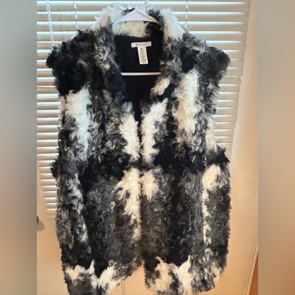 Women’s vest, black/white plaid